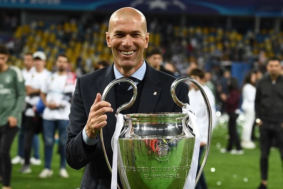 Zinedine Zidane Manchester United, Zidane MU conditions, Zidane Old Trafford, Zidane Premier League, Zidane coaching Manchester United, Zidane managerial future