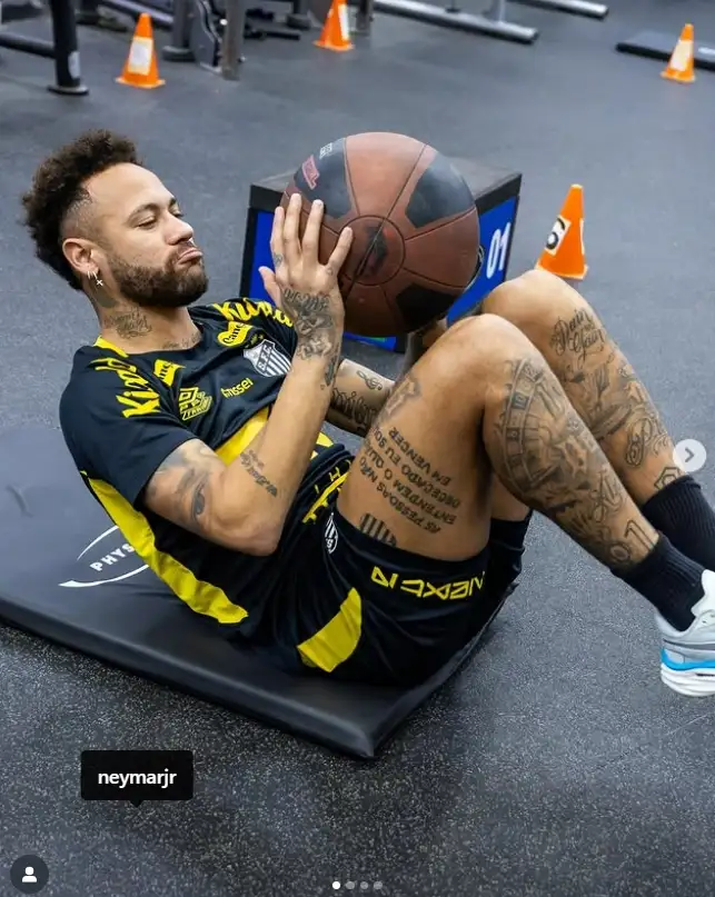 Neymar’s Shocking Setback: Injury Persists, Future Grows Uncertain