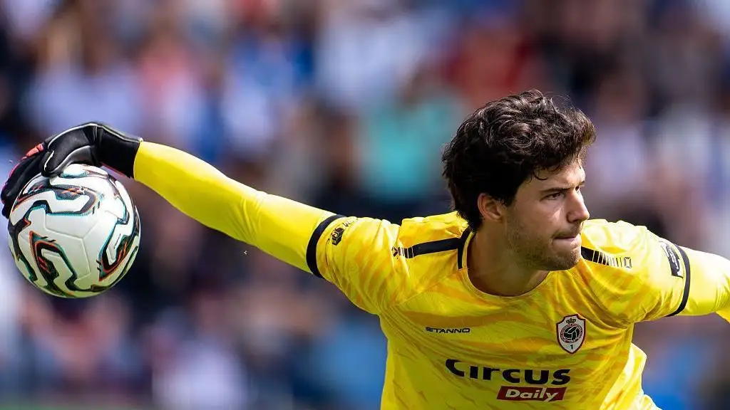 Senne Lammens biography, who is Senne Lammens, Senne Lammens career, Senne Lammens wife, Senne Lammens zodiac sign, Senne Lammens lifestyle, Manchester United goalkeeper