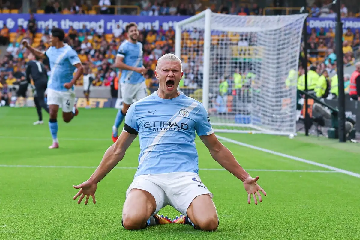 PSG make €200 million bid for Haaland 31 PSG make €200 million bid for Haaland