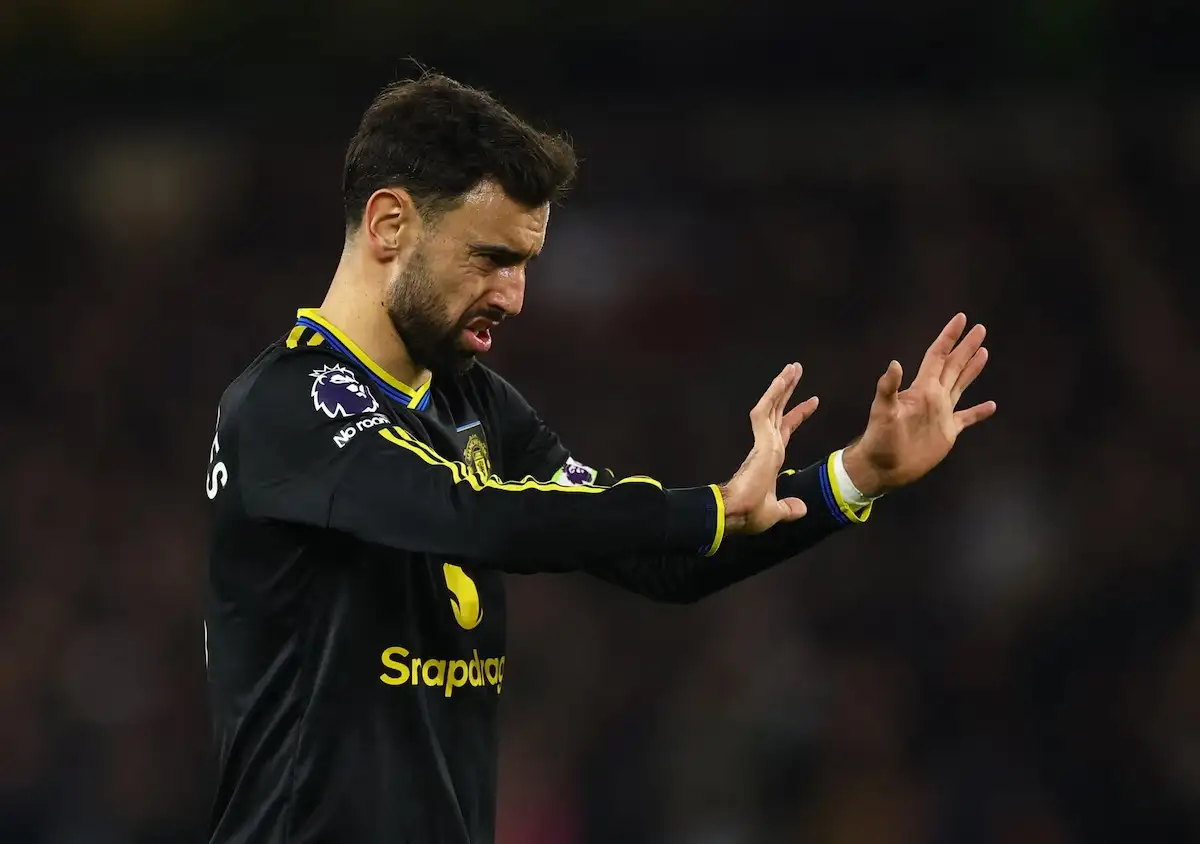 Bruno Fernandes sparks chaos with bizarre goal against Wolves