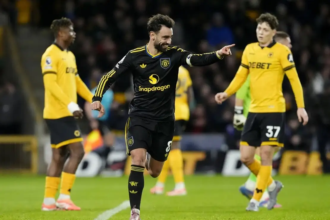 Bruno Fernandes sparks chaos with bizarre goal against Wolves